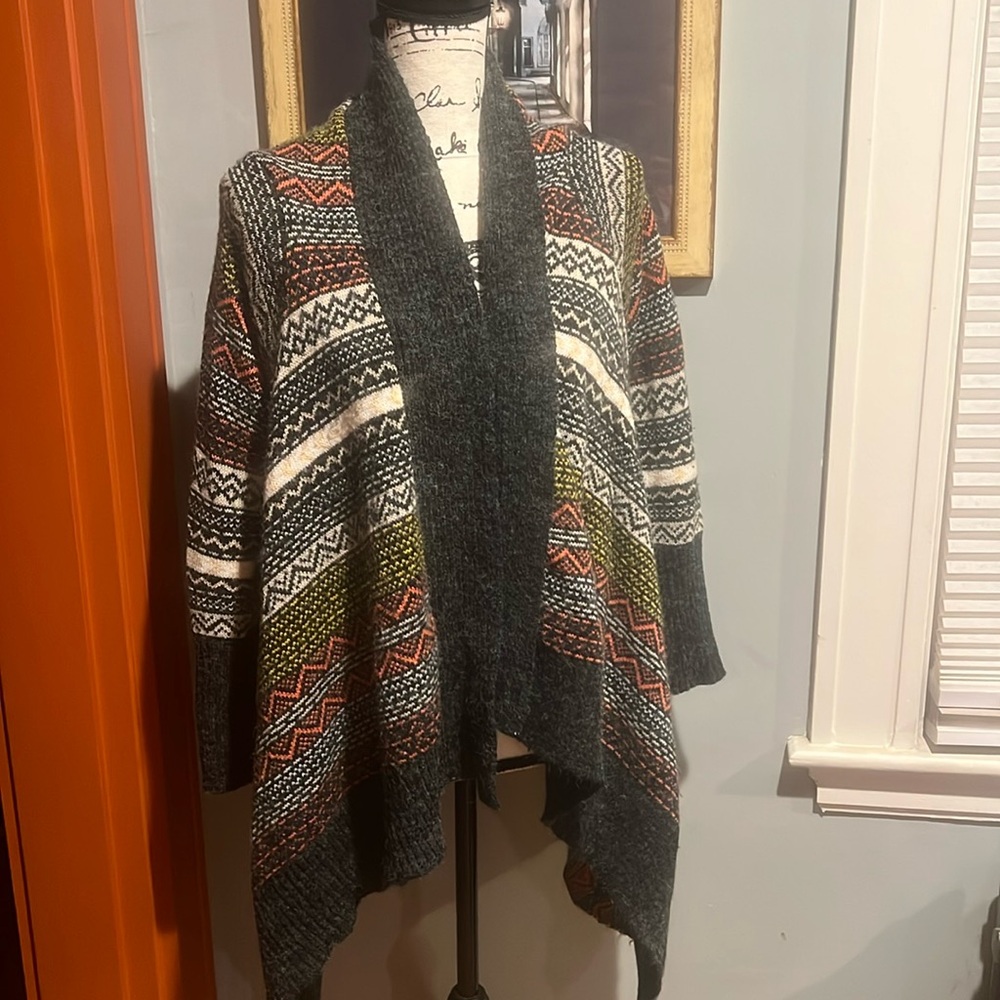 Banana U.S.A. Knit Open Front Cape-Style Cardigan (M)